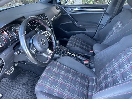 Photo 4 of 30 of 2017 Volkswagen Golf GTI Sport 4-Door
