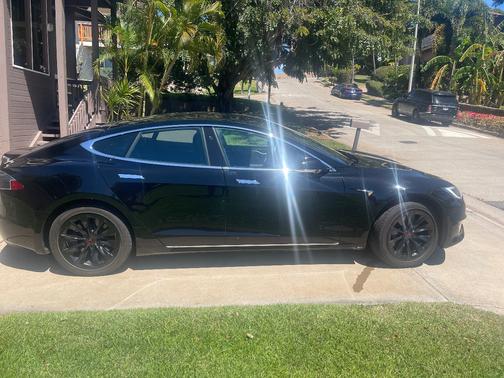 2018 Tesla Model S 75D