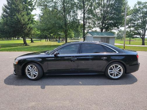 Black 2016 Audi A8 L 4.0T