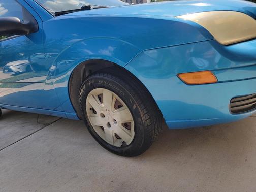 Blue 2007 Ford Focus SE