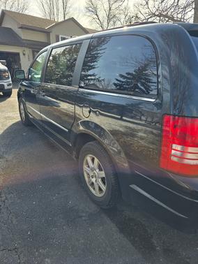 2010 Chrysler Town & Country Touring