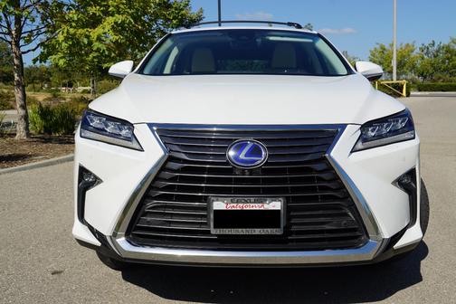 White 2018 Lexus RX 450hL Luxury