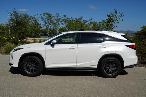 White 2018 Lexus RX 450hL Luxury
