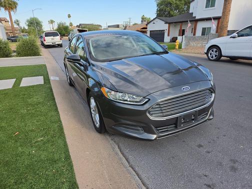 Gray 2016 Ford Fusion SE