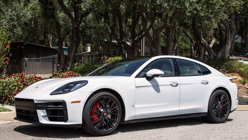 2025 Porsche Panamera GTS