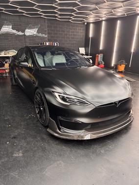 Black 2022 Tesla Model S Plaid