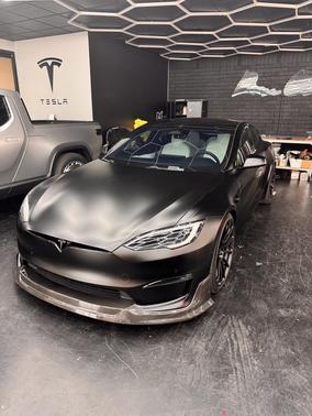 Black 2022 Tesla Model S Plaid