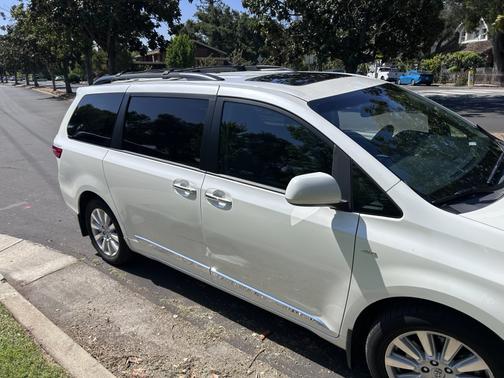 2017 Toyota Sienna XLE
