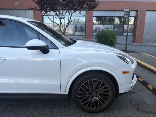 White 2023 Porsche Cayenne Cayenne S