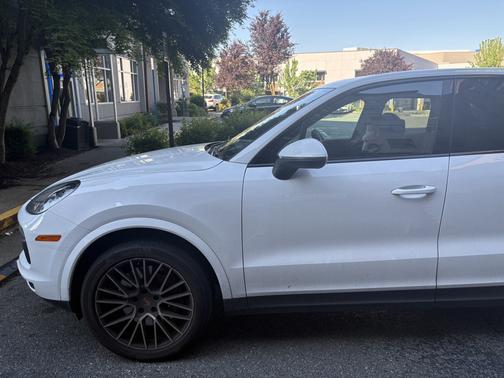 White 2023 Porsche Cayenne Cayenne S