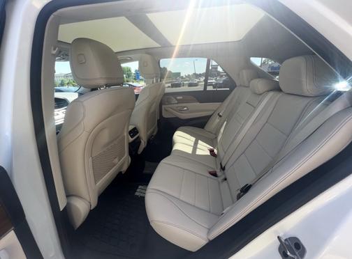 White 2022 Mercedes-Benz GLE 350 4MATIC