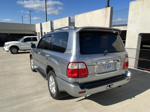 Photo 4 of 19 of 2003 Lexus LX 470 Base