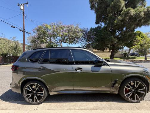 Green 2024 BMW X5 M60i