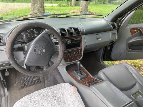1998 Mercedes-Benz M-Class ML320