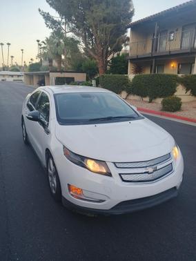White 2013 Chevrolet Volt Base