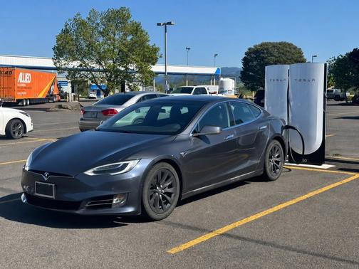 Gray 2016 Tesla Model S 75