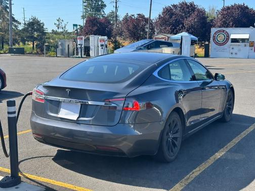 Gray 2016 Tesla Model S 75