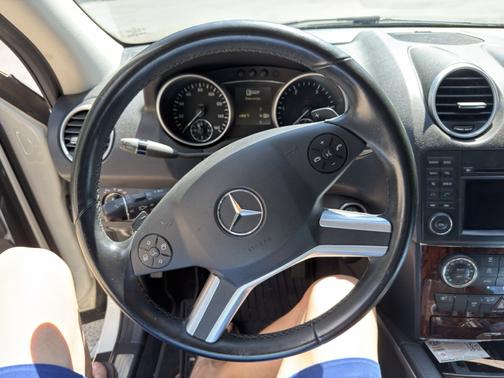 White 2011 Mercedes-Benz M-Class ML 350 BlueTEC