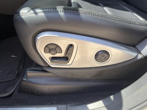 White 2011 Mercedes-Benz M-Class ML 350 BlueTEC
