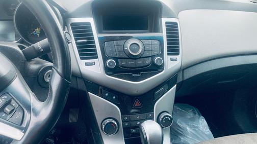 Silver 2012 Chevrolet Cruze LT