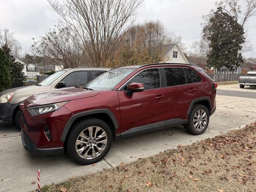 2020 Toyota RAV4 XLE Premium