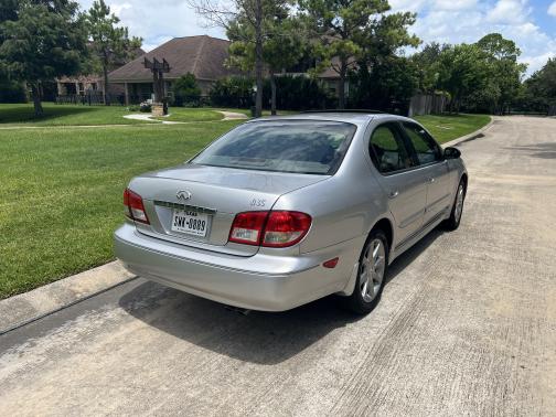 2002 INFINITI I35 Base