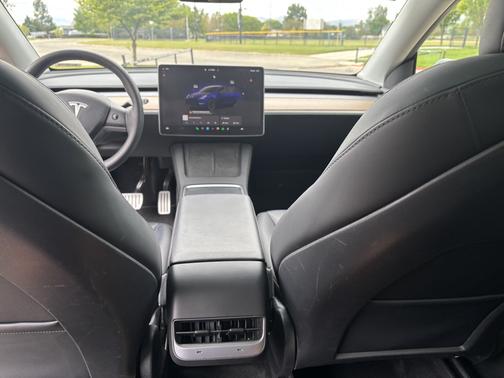 Black 2023 Tesla Model Y Performance