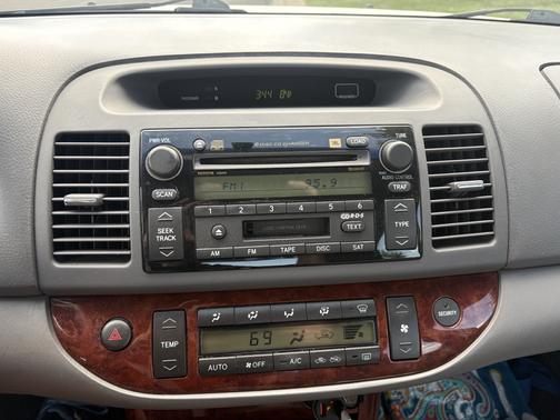 Silver 2006 Toyota Camry XLE