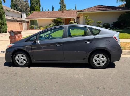 Gray 2011 Toyota Prius II