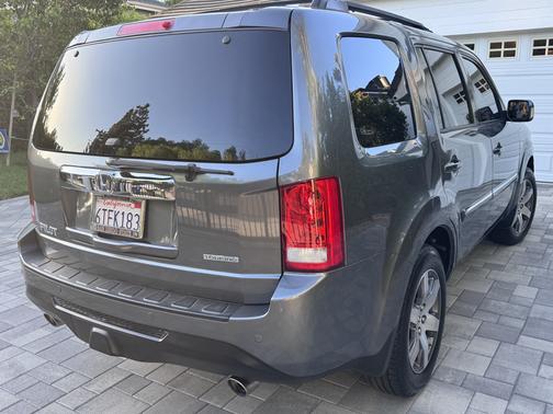 Gray 2012 Honda Pilot Touring