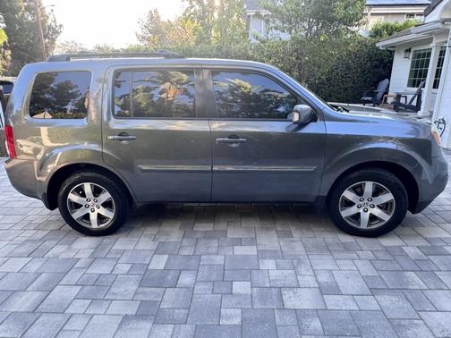 Gray 2012 Honda Pilot Touring