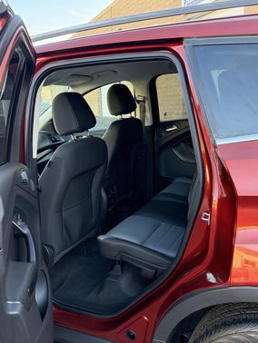 Red 2014 Ford Escape SE
