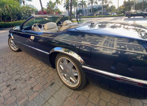Photo 4 of 22 of 2001 Cadillac Eldorado ESC