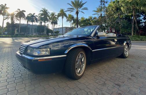 Photo 3 of 22 of 2001 Cadillac Eldorado ESC