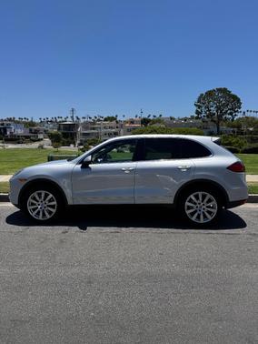 Silver 2013 Porsche Cayenne Cayenne Diesel