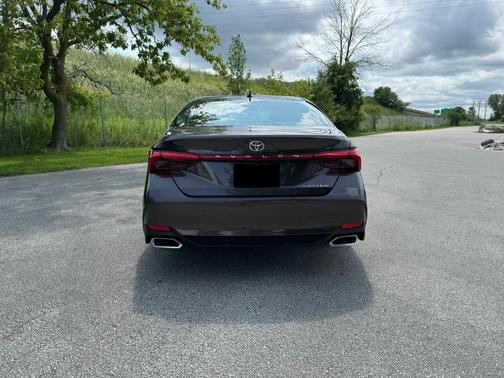 Brown 2019 Toyota Avalon Limited