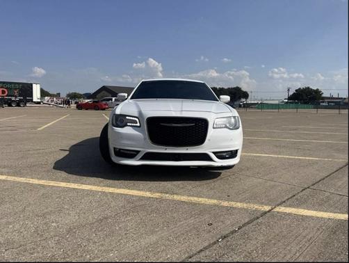 2017 Chrysler 300 S