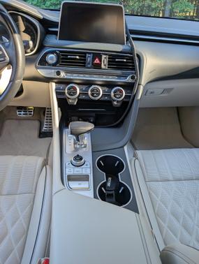 2019 Genesis G70 3.3T Design