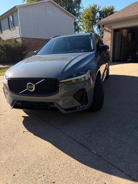 Blue 2023 Volvo XC60 B5 Plus Dark Theme