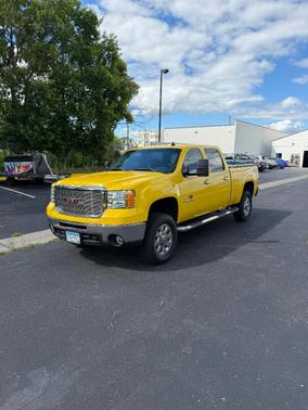 Yellow 2008 GMC Sierra 2500 SLT H/D Crew Cab