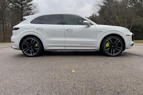 2022 Porsche Cayenne Cayenne Turbo S E-Hybrid