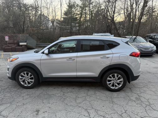 2019 Hyundai TUCSON SE