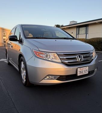 Silver 2013 Honda Odyssey Touring Elite