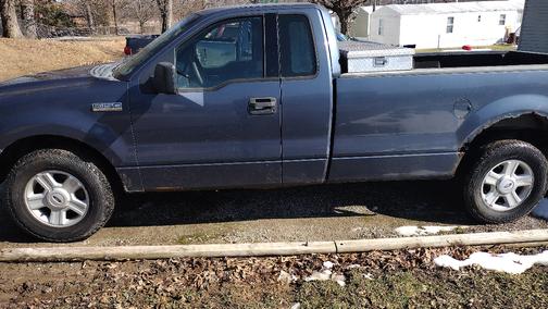 Blue 2004 Ford F-150 XLT