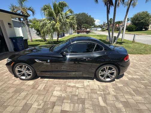 Black 2014 BMW Z4 sDrive35i