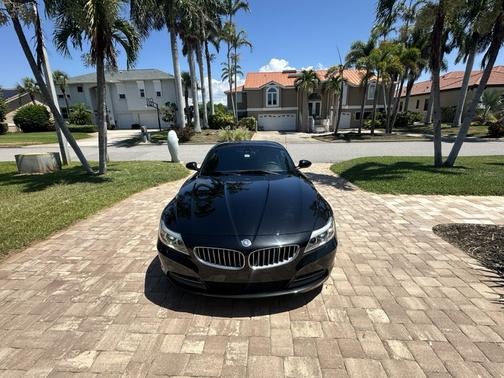 Black 2014 BMW Z4 sDrive35i