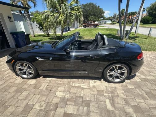 Black 2014 BMW Z4 sDrive35i