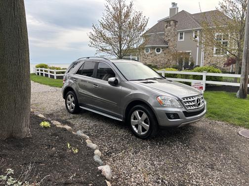 Gray 2010 Mercedes-Benz M-Class ML 350