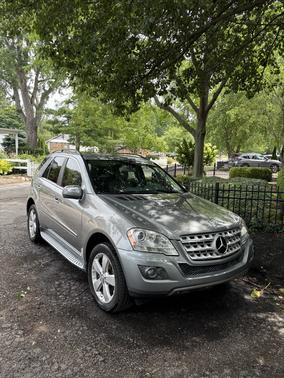 Gray 2010 Mercedes-Benz M-Class ML 350
