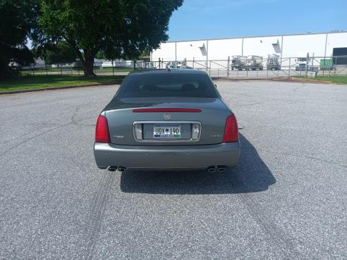 2004 Cadillac DeVille DHS